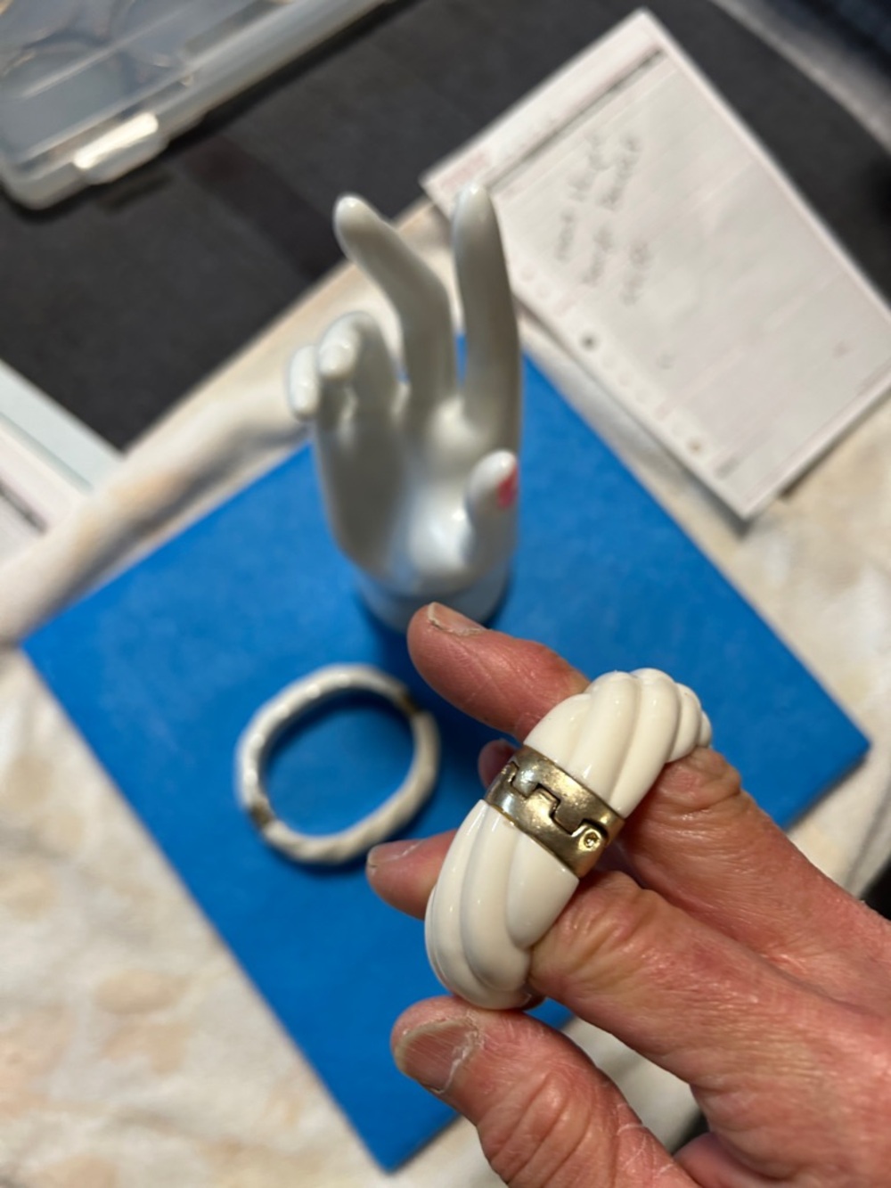 Ivory colored twisted bracelets - Picture 9 of 14